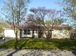 611 Oxford Rd, Valparaiso, IN 46385