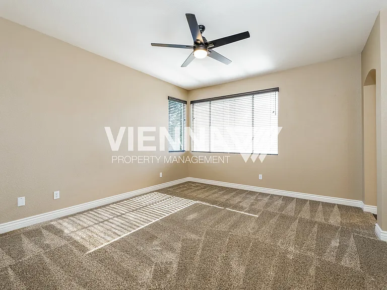 5308 Heritage Ct — Photo 11
