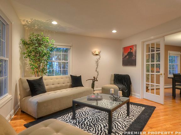 2nd image of 20736 S Briarwood Ln