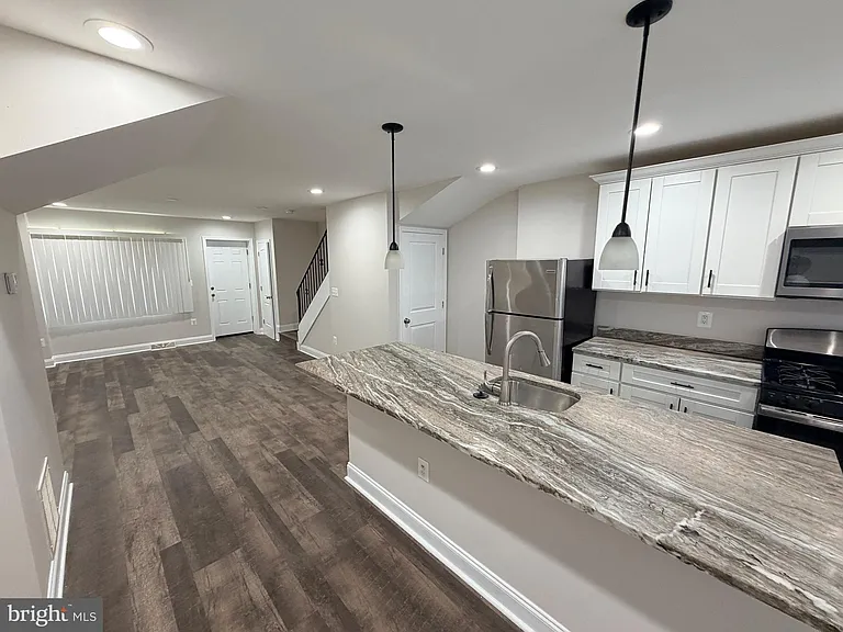 607 Cheraton Rd — Photo 6