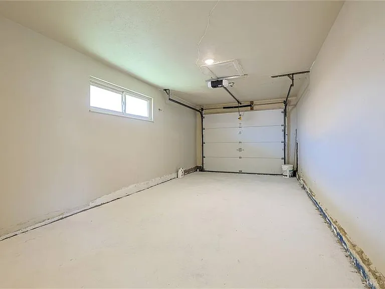 5595 Shady Oak St — Photo 10