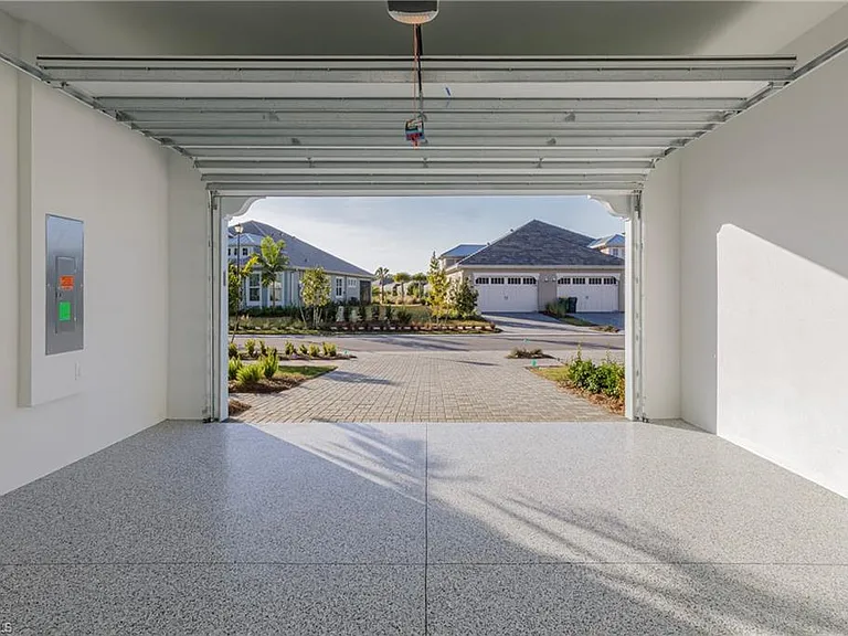 8912 Calypso Ct — Photo 24