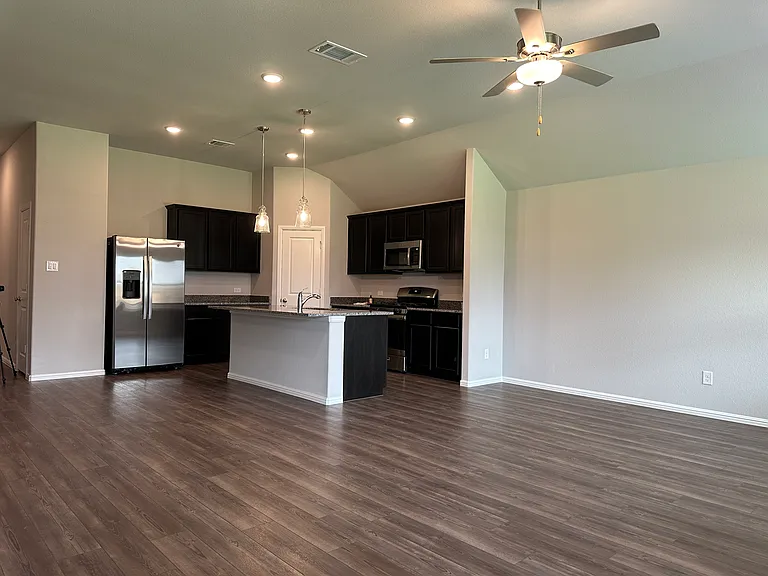 1416 Avalon Ct — Photo 37