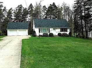 2760 Hillborn Rd, Erie, PA 16509