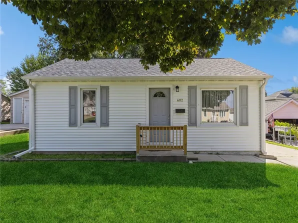 602 E 23rd St S, Newton, IA 50208