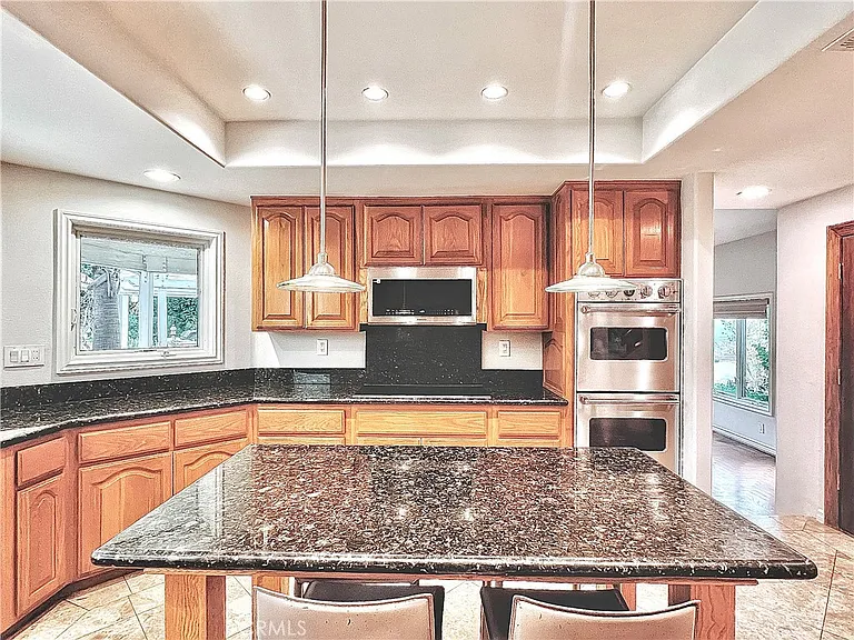 289 S Owens Dr — Photo 9