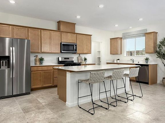 2nd image of 2047 Shoreline Dr