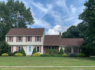 10 S Pond Cir, Cheshire, CT 06410
