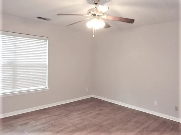 172 Parkside Dr — Photo 10