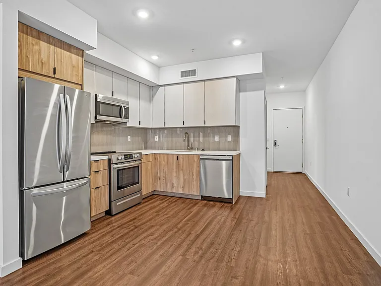 689 S Catalina — Photo 9
