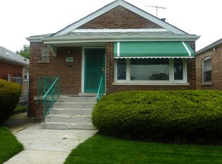 8848 S Ridgeland Ave, Chicago, IL 60617