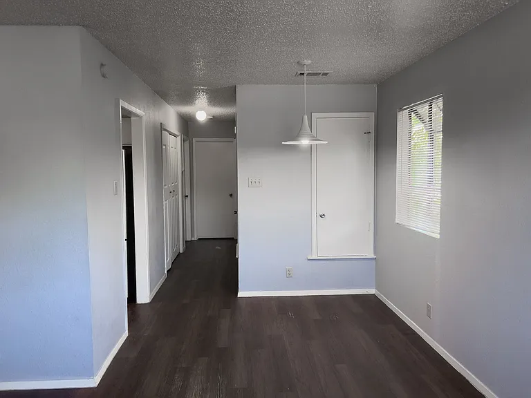 901 Taulbee Ln #D — Photo 8