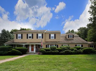 19 Downing Ct, Middletown, NJ 07748