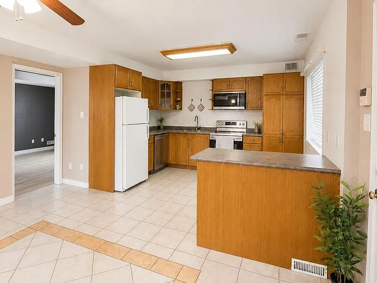 17 Jean Anderson Cres #LOWER — Photo 14