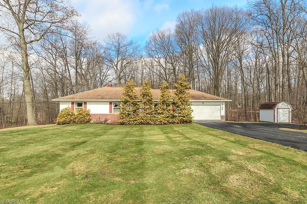 8385 N Locust Dr photo 1