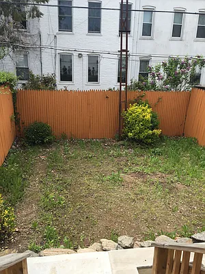 Rented by Leonidas Realty | media 4