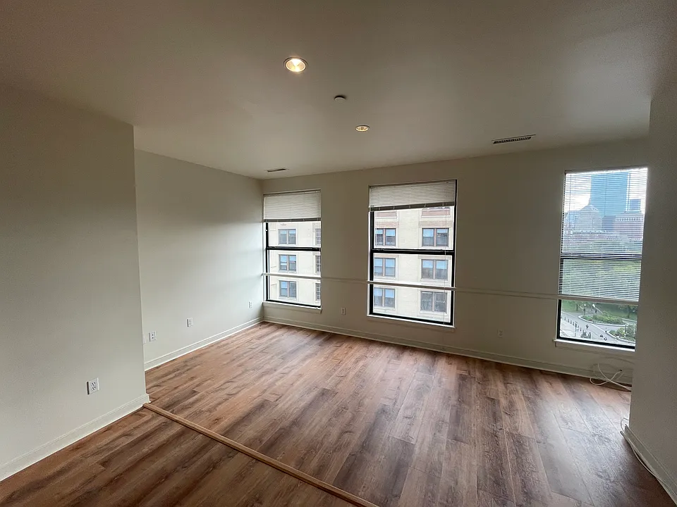 131 Tremont St #8D
