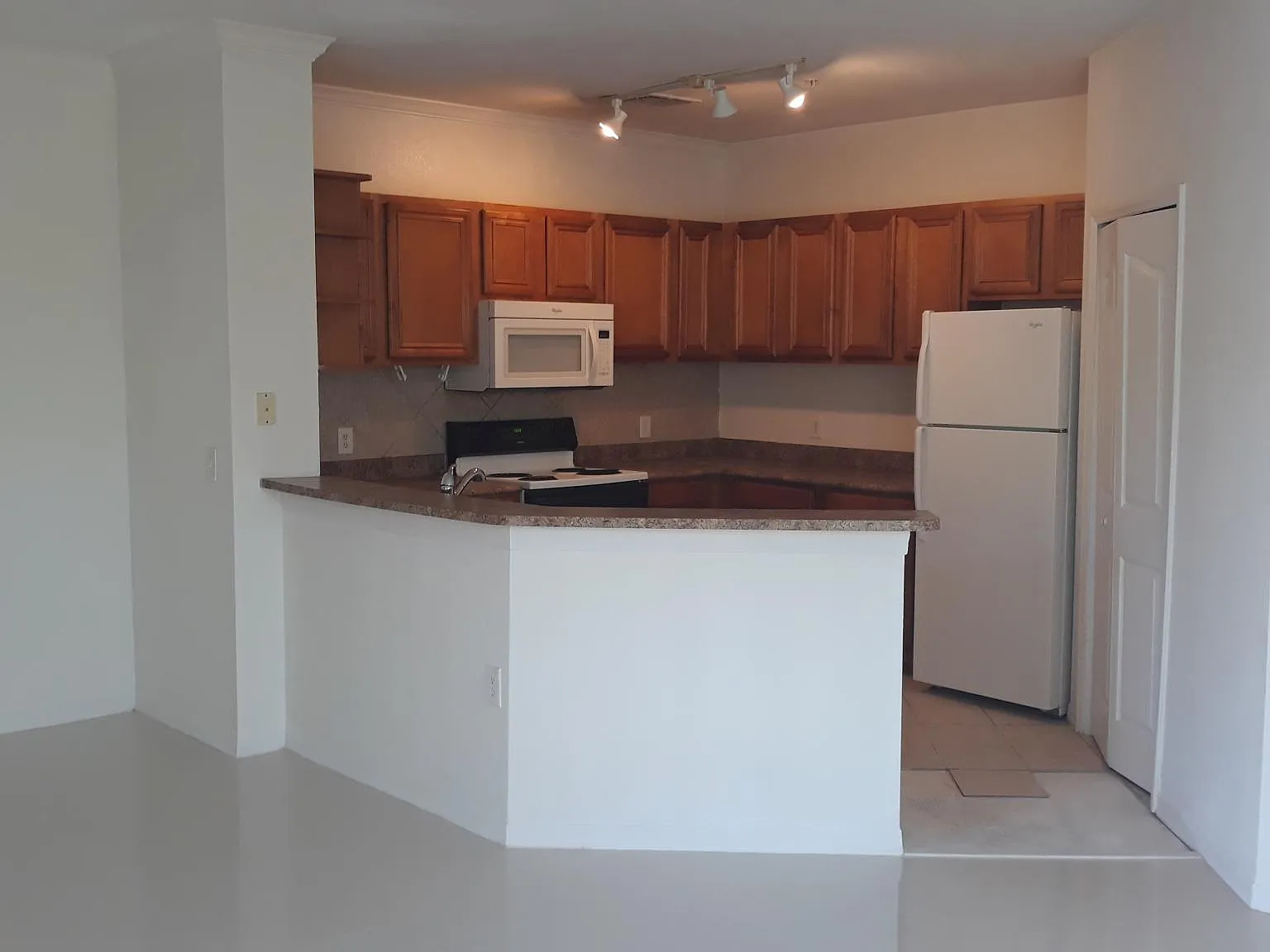 4 bed, 1868 sqft, $2,250 — Photo 2