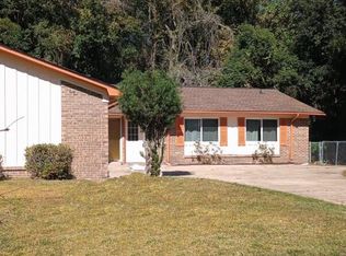 1109 Le Badine Ct, Ocean Springs, MS 39564