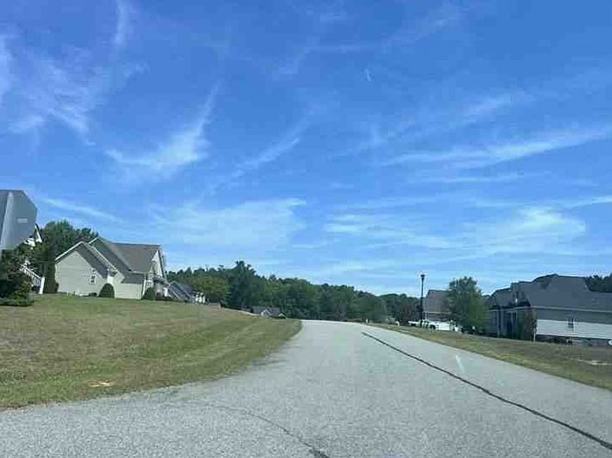 Exterior Neighborhood (street photo)