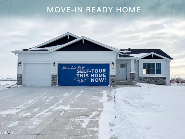 409 Wren Dr, Grand Forks, ND 58201