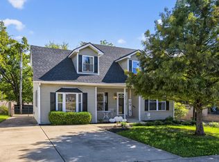 404 Applegrove Dr, Nicholasville, KY 40356