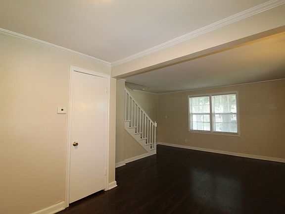 4th image of 300 E 26th Ave