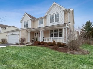 1300 Andover Dr, Mundelein, IL 60060