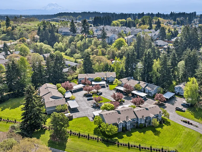 Community Aerial View l Windemere Apartments l Steilacoom, WA