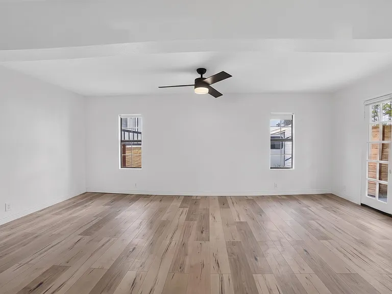 655 W Ontario Ave — Photo 28
