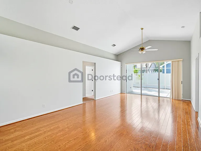 1256 Jasmine Lake Dr — Photo 11