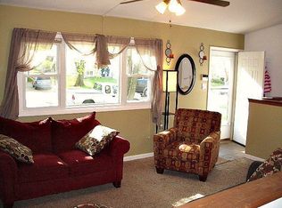 3448 SW Lakeside Dr, Topeka, KS 66614