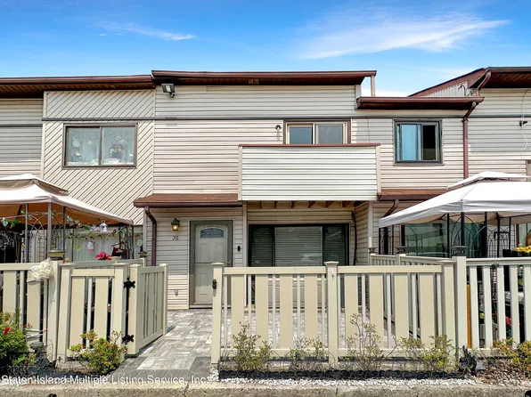 76 Selvin Loop, Staten Island, NY 10303