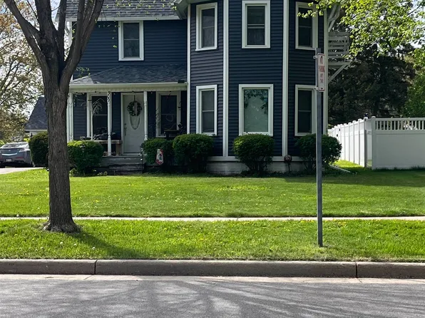 309 1/2 N Main St, Deerfield, WI 53531