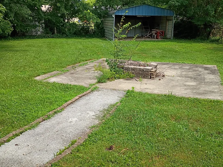 104 Kenton Ave — Photo 3