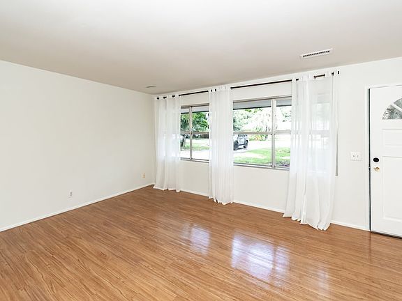 5th image of 1521 Juniper St