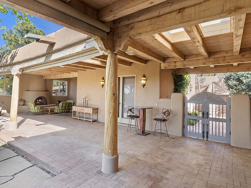 1st image of 7 Camino Caruso