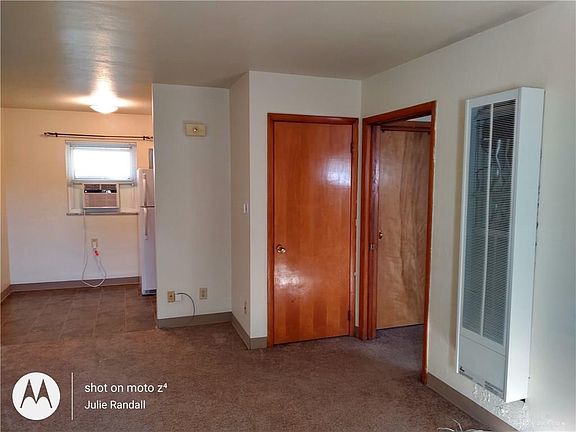 3rd image of 722 Morse Ave APT D