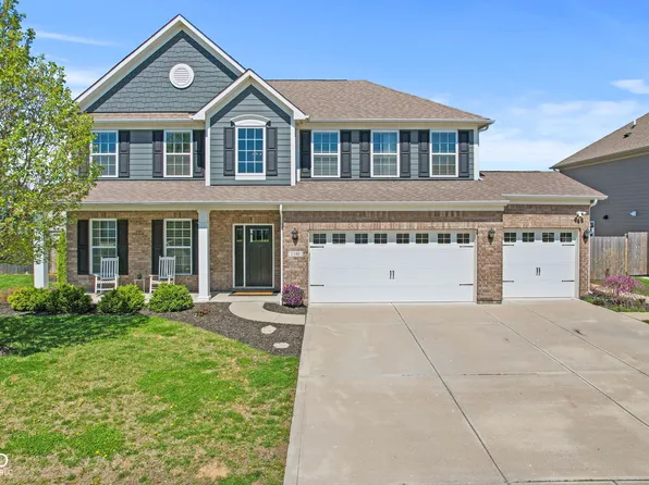 1340 Fieldcrest Ln, Greenwood, IN 46143