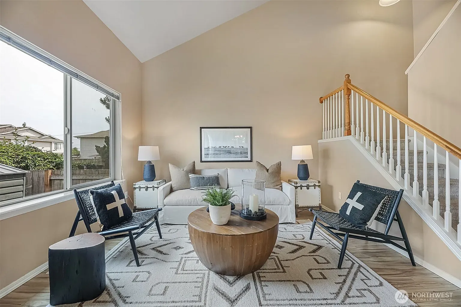 3 bed, 2.5 bath, 1752 sqft, $3,295 — Photo 2