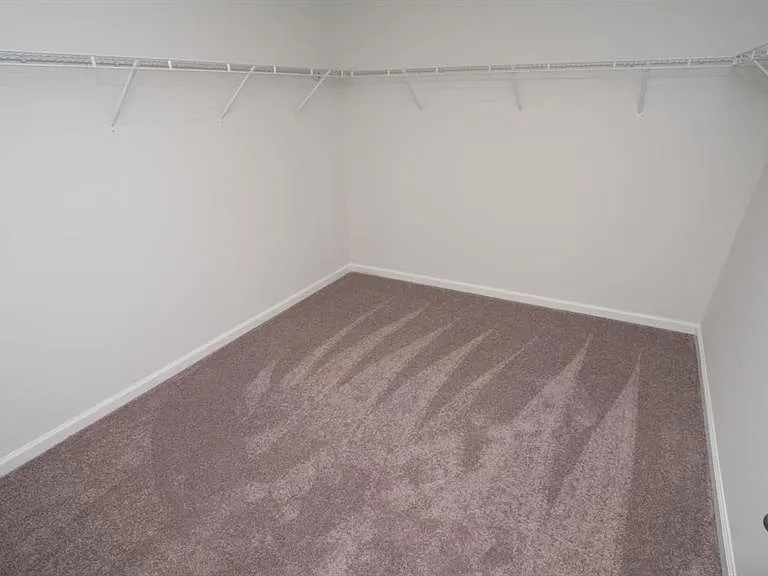 654 Sadlers Creek Ct — Photo 16