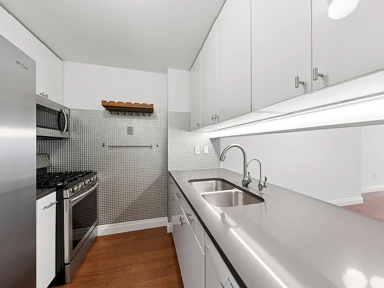 404 E 76th St #5C — Photo 6