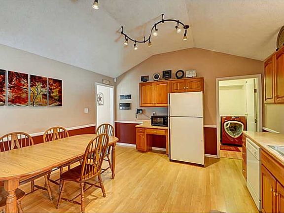 5th image of 3928 Santa Clara Dr