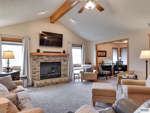 3rd image of 3903 Buccaneer Blvd