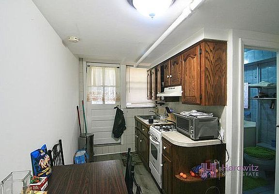 4th image of 3091 47th St #1