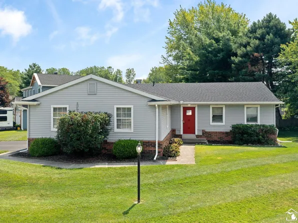 7576 Chapelview Ct, Temperance, MI 48182