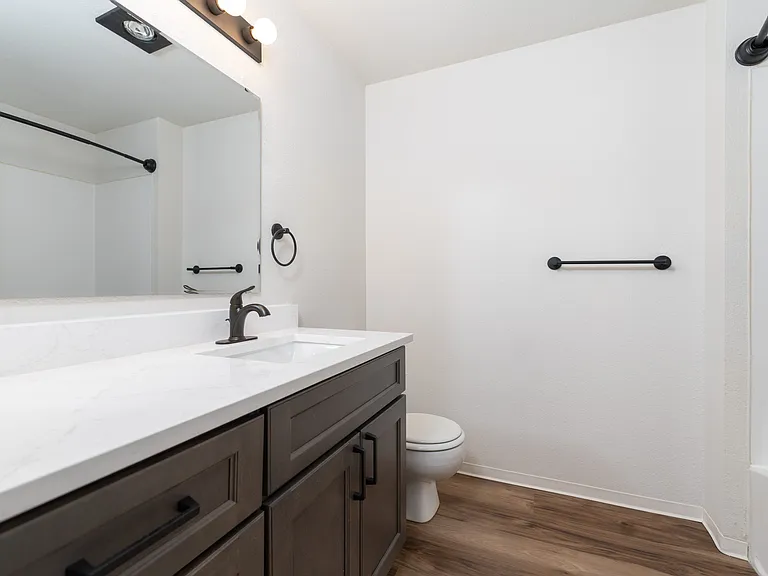 2 Bed 1 Bath W/ Patio - 900 Sq Ft 2 Bed 1 Bath W/ Patio - 900 Sq Ft