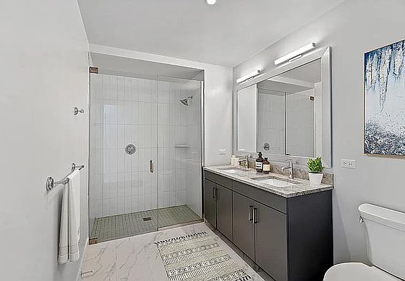 4th image of 2319 3rd Ave #1609