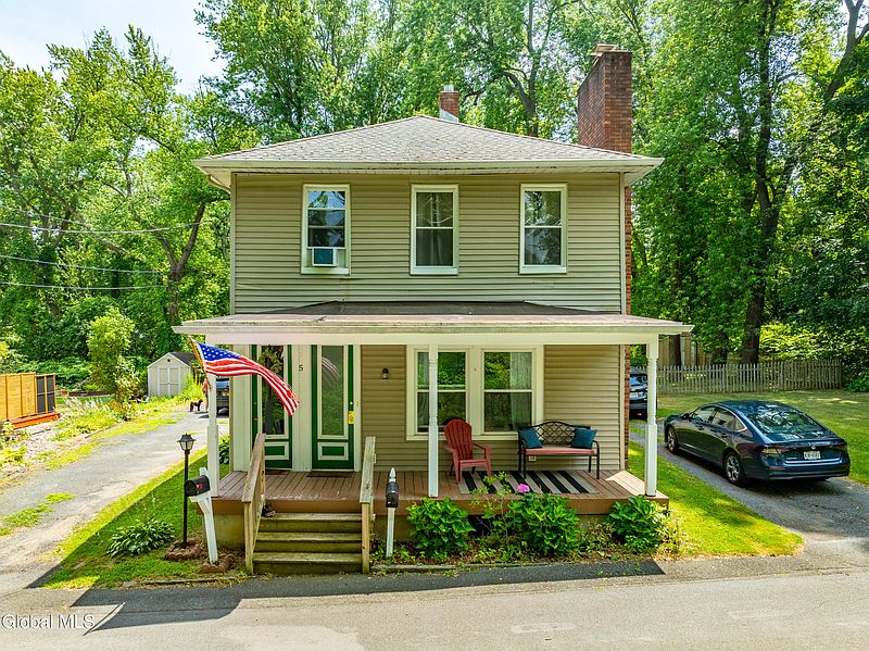 2nd image of 5 Bacon Lane