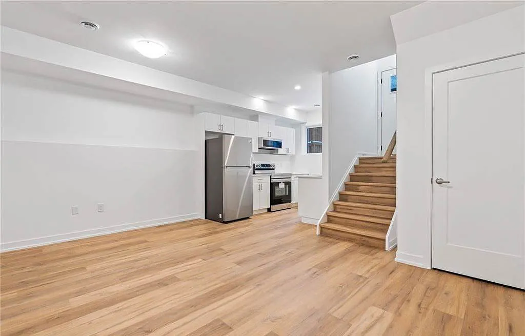 781 Clare Ave - 214 — Photo 4